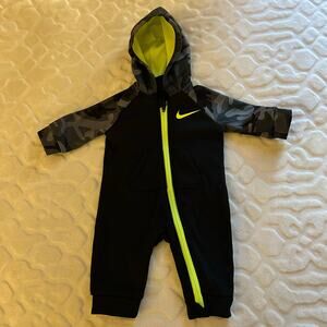 Nike Dri-FIT 3M Therma Coverall Onesie
